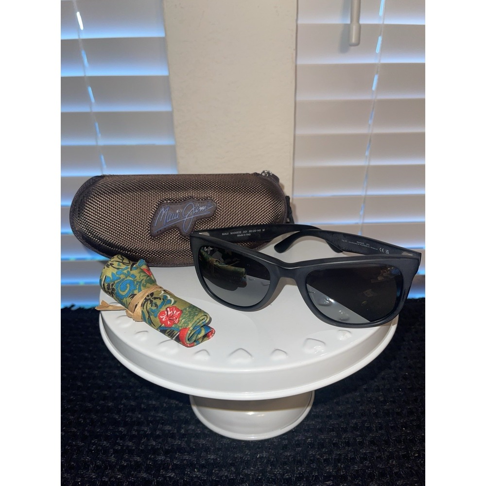 Maui Jim Kikonia XL Polarized Sunglasses MJ0693S Black